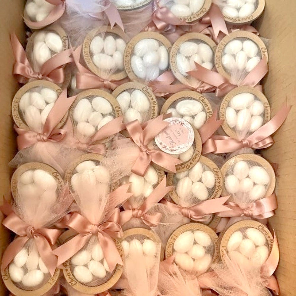 Elegant Organza Tulle with Five Sugared Almonds - A Sweet Delight