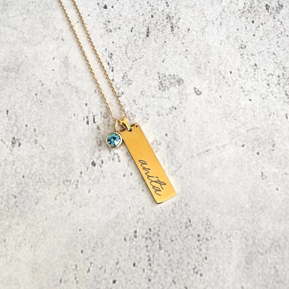 vertical_bar_with_gemstone_necklace