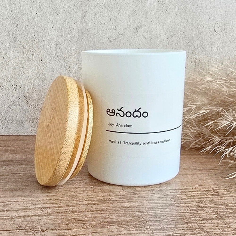 Candle in Glass Votive with Bamboo Lid in White, glass, white