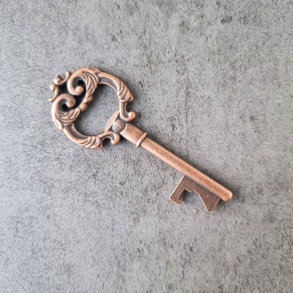 key-to-my-heart-opener-favour-in-bronze with personalised thank you tag