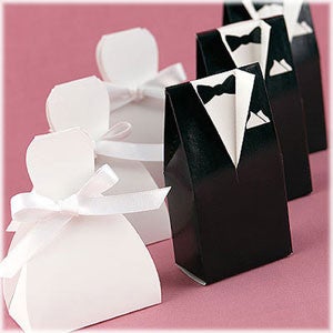 Gown wedding favour box (89860079)